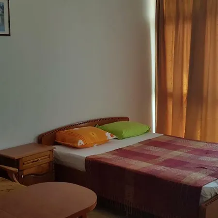 Апартамент Elit 2 Self-catered One Bedroom Слънчев бряг